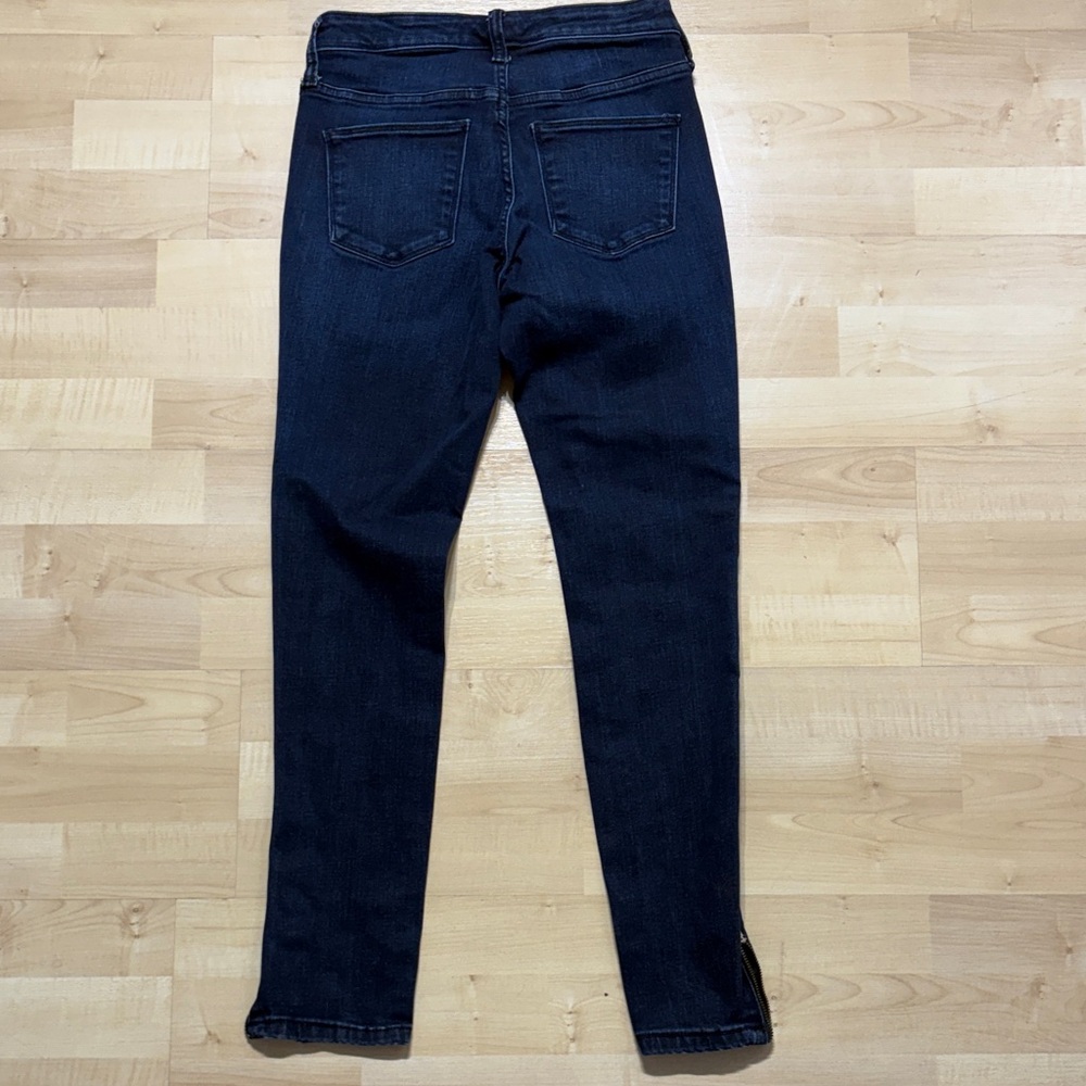 Universal Thread Women's Dark Blue Skinny Jeans - Picture 5 of 10